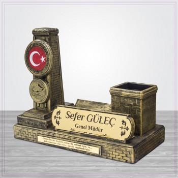 Kişiye Özel Dekoratif Türk Bayrağı Anıt Figürlü Masa İsimlik